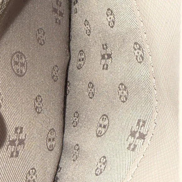 ✨EUC Tory Burch Diamond Laser Cut Zip Around, Leather Wallet/Wristlet - Picture 5 of 6